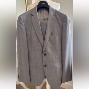 Hugo Boss Elegant Gray Blazer